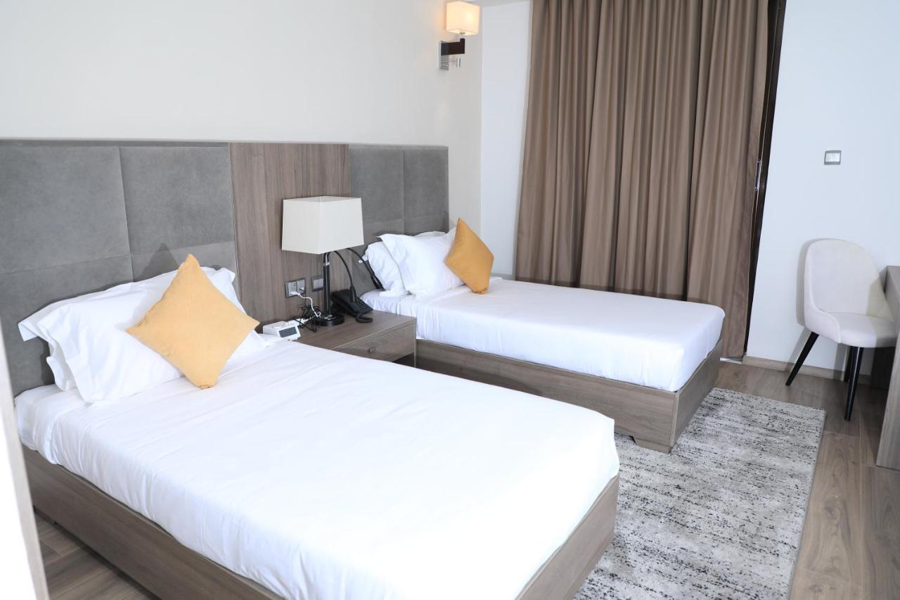 Th Bonroyal Hotel 亚的斯亚贝巴 外观 照片