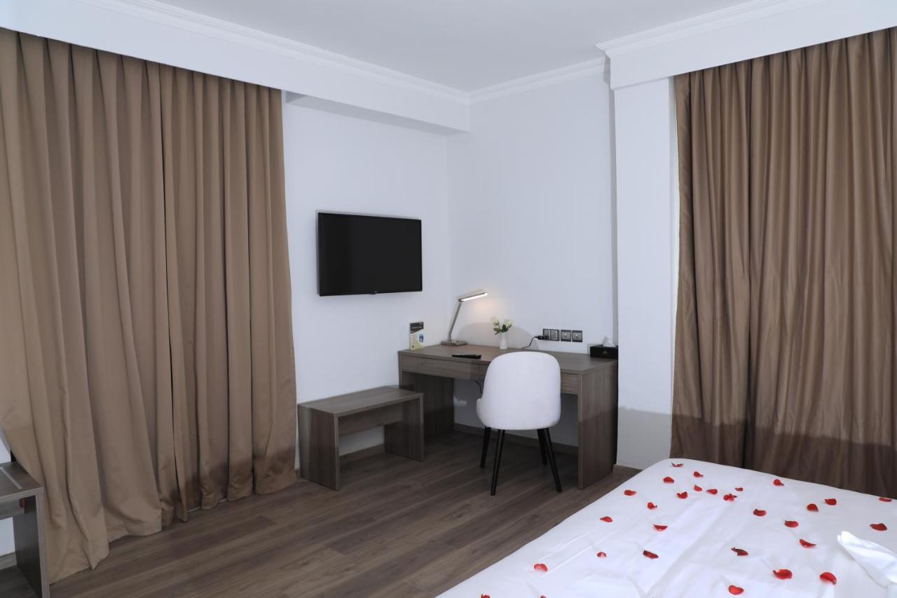 Th Bonroyal Hotel 亚的斯亚贝巴 外观 照片
