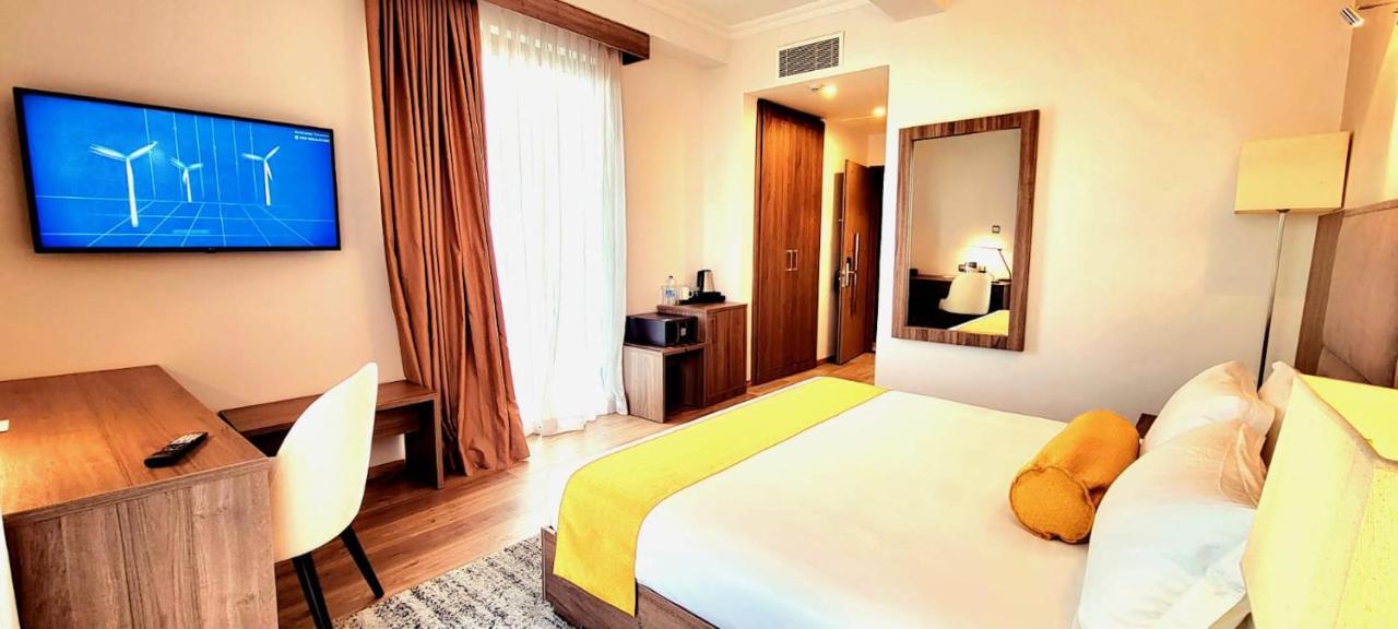 Th Bonroyal Hotel 亚的斯亚贝巴 外观 照片