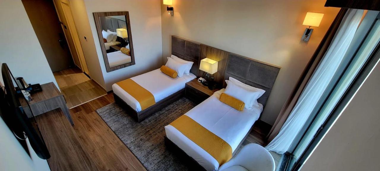 Th Bonroyal Hotel 亚的斯亚贝巴 外观 照片
