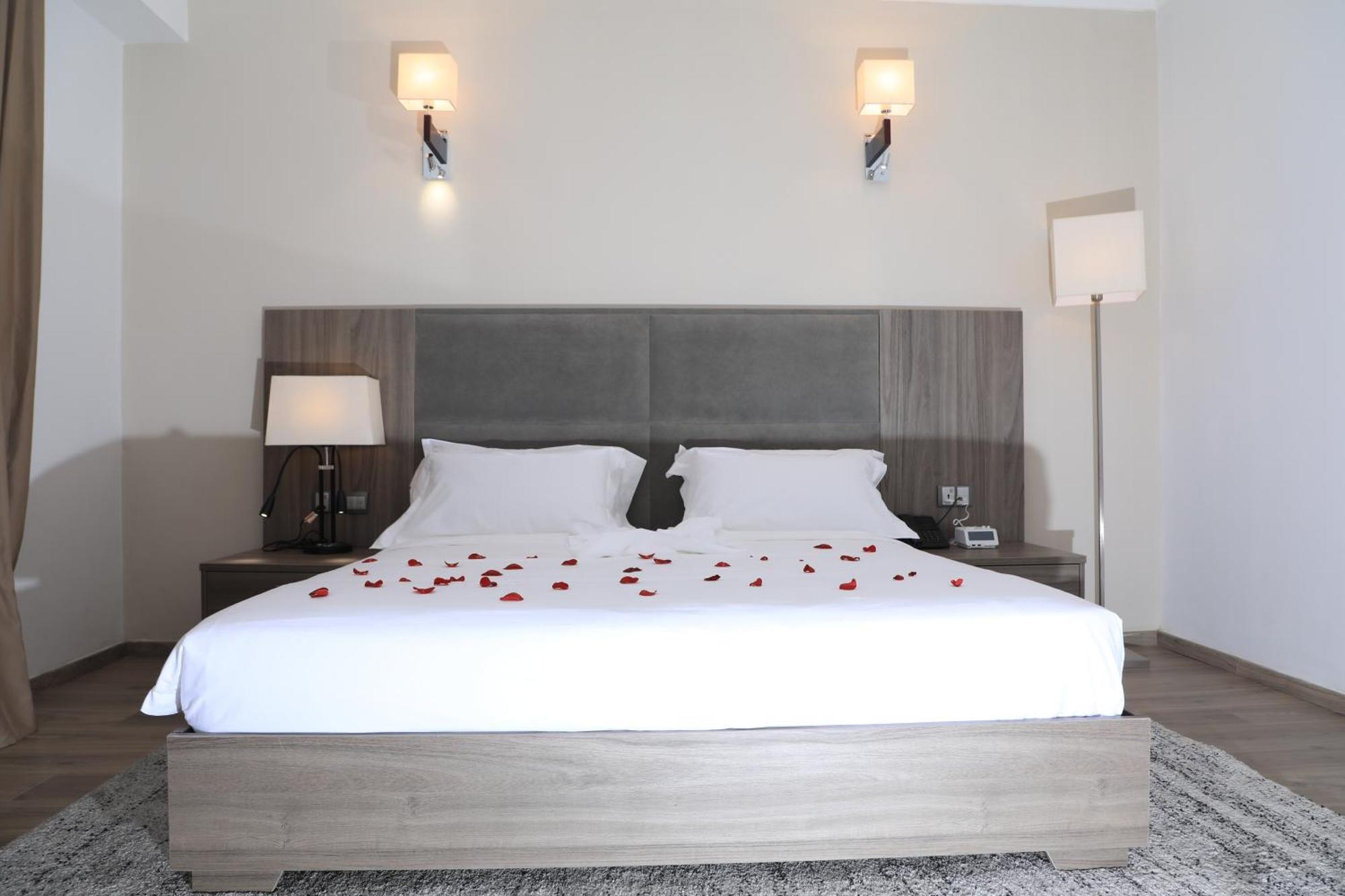 Th Bonroyal Hotel 亚的斯亚贝巴 外观 照片