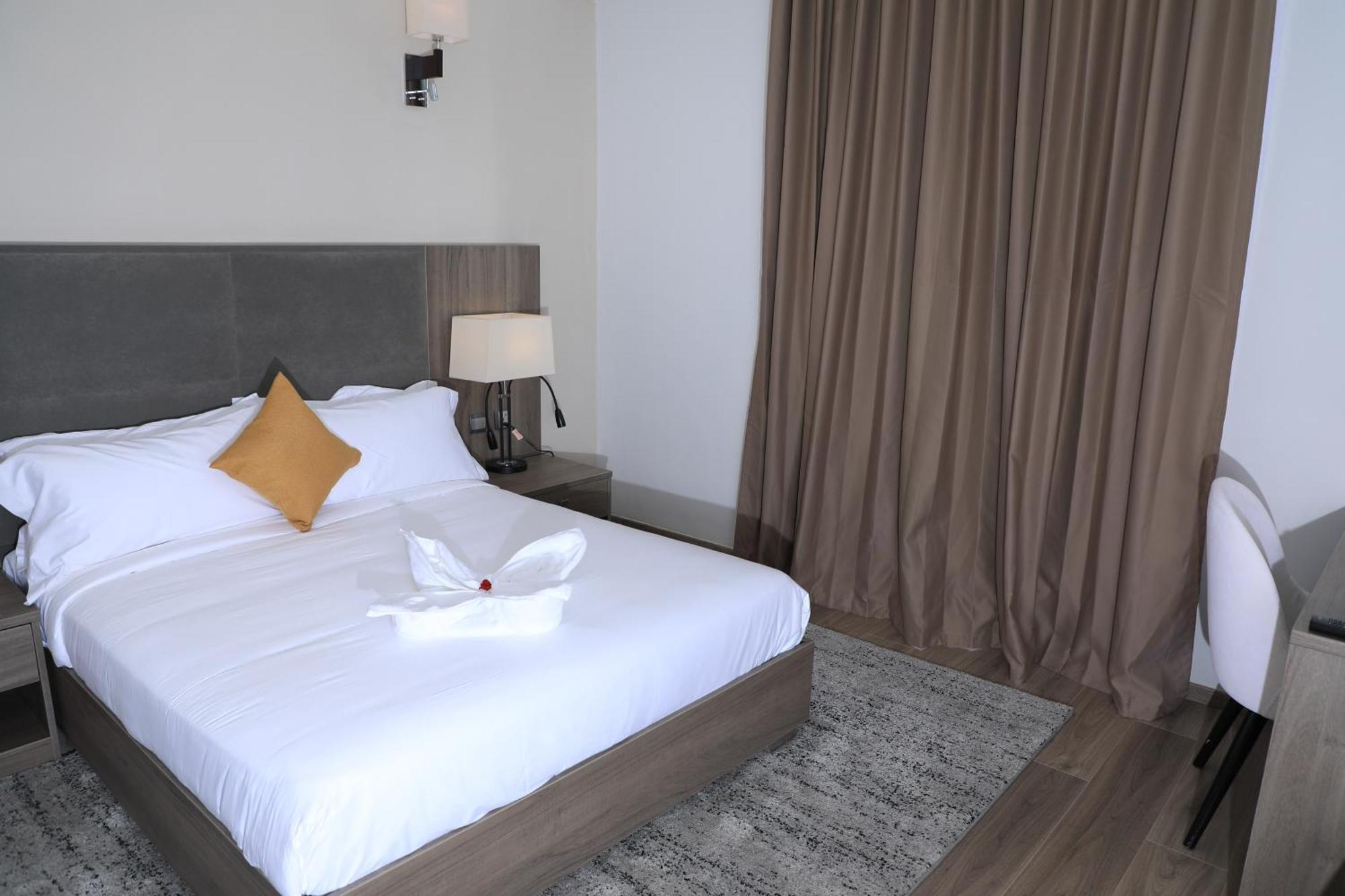 Th Bonroyal Hotel 亚的斯亚贝巴 外观 照片