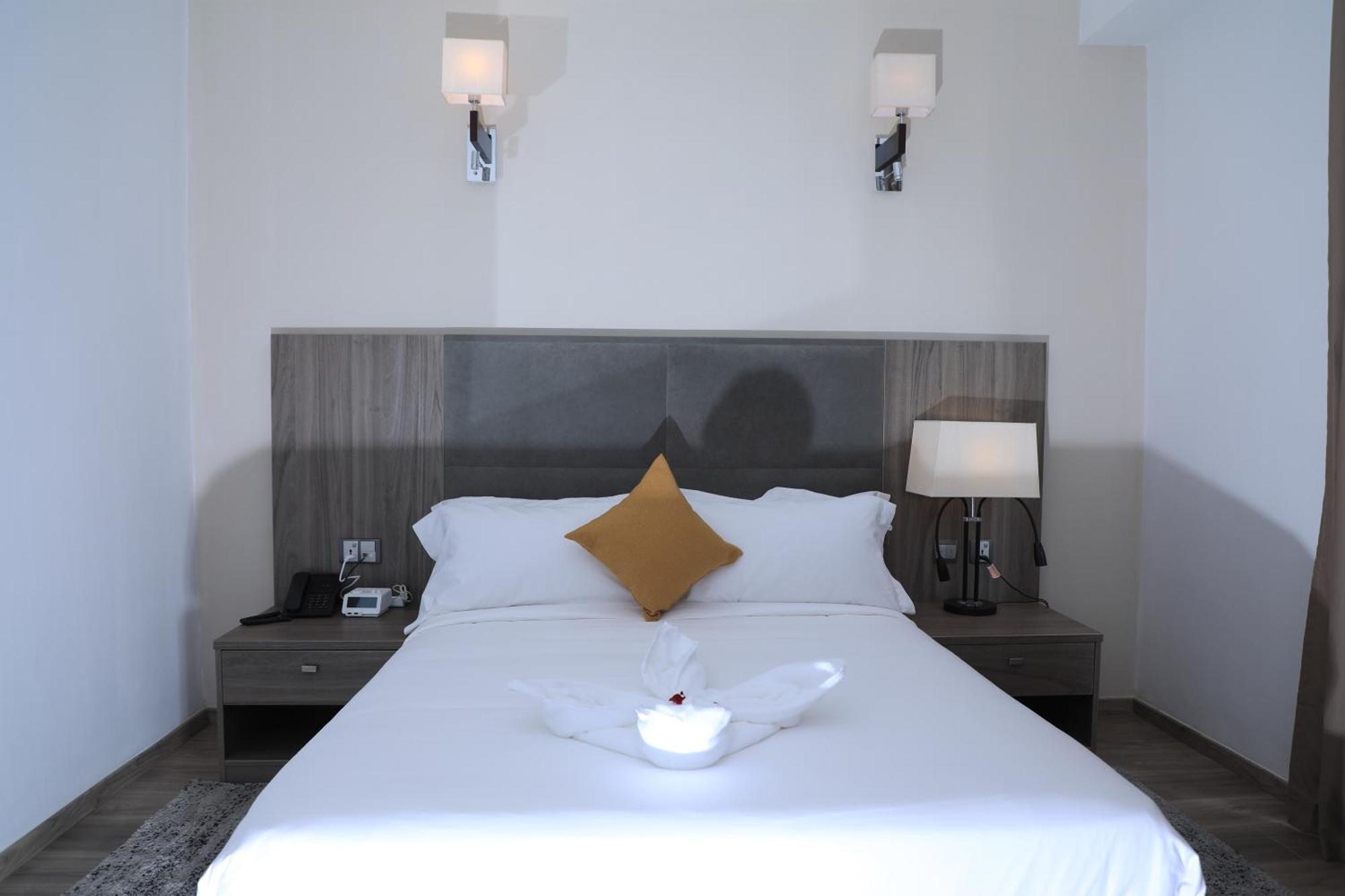 Th Bonroyal Hotel 亚的斯亚贝巴 外观 照片