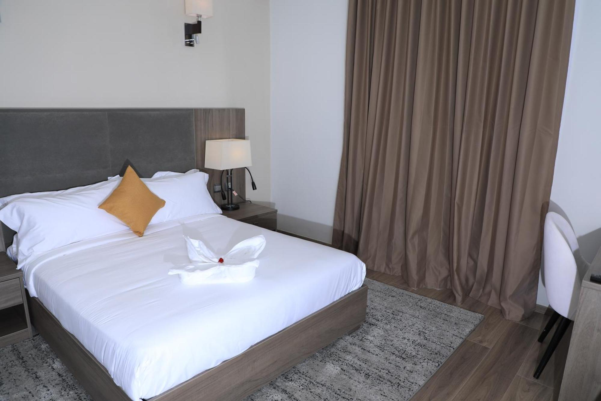 Th Bonroyal Hotel 亚的斯亚贝巴 外观 照片