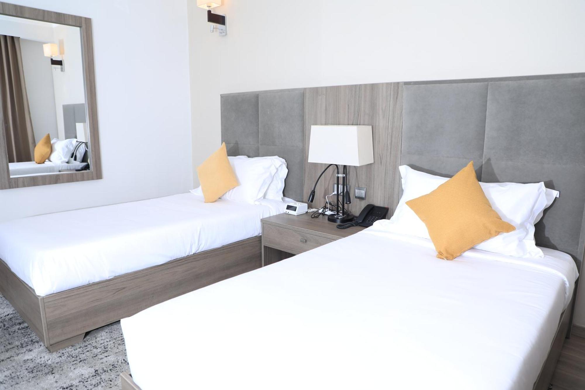 Th Bonroyal Hotel 亚的斯亚贝巴 外观 照片